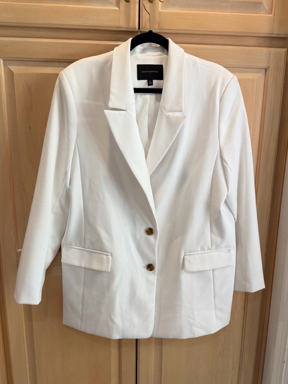 Banana Republic White Tailored Two-Button Blazer 14